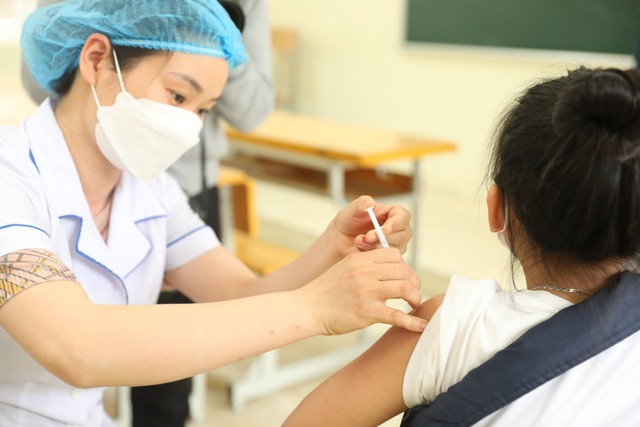 Gần 95.000 trẻ tiêm vaccine ngừa COVID-19 an toàn - Ảnh 1.