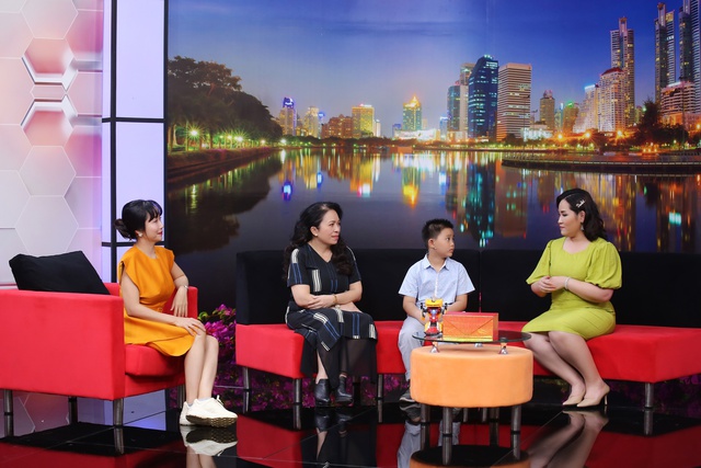 MC Ốc Thanh Vân xót xa khi cậu bé 8 tuổi không được ba thương như em trai - Ảnh 2.