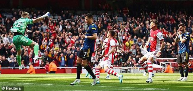 Thắng đậm Man Utd, Arsenal trở lại top 4 giải Ngoại hạng Anh - Ảnh 4.