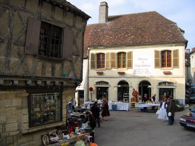 Donzy - Ngôi làng nổi tiếng dự đoán trúng kết quả bầu cử Tổng thống Pháp - Ảnh 3.