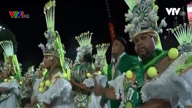 Lễ hội Carnival đầy màu sắc trở lại sau hai năm dịch bệnh - Ảnh 1.
