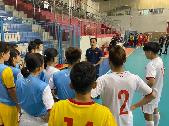 Towards the 31st SEA Games: The Vietnamese women's futsal team wins the first match in Bahrain - Photo 2.