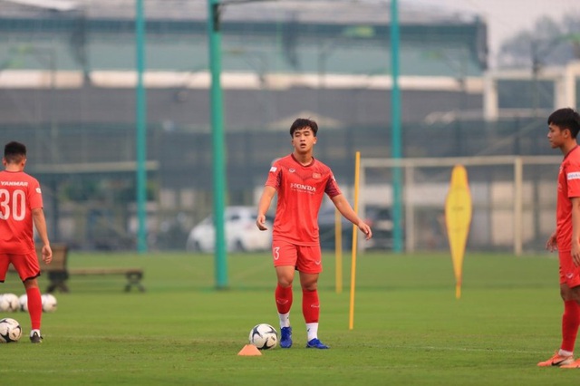 HLV Park Hang Seo triệu tập bổ sung 4 cầu thủ lên U23 Việt Nam - Ảnh 1.