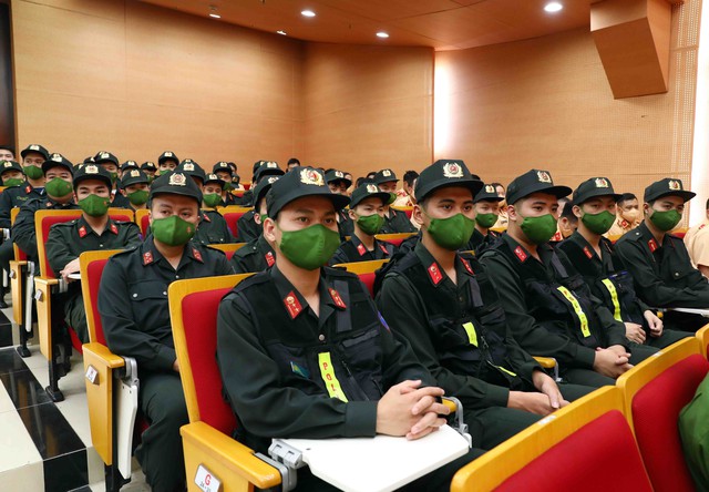 Công an Hà Nội ra quân bảo đảm an ninh, trật tự cho SEA Games 31 - Ảnh 6.