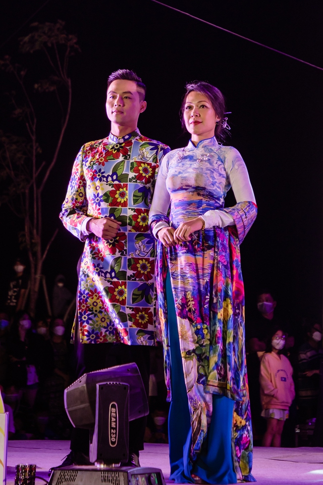 Trình diễn áo dài độc đáo tại ngày hội âm nhạc đường phố Phú Yên - Ảnh 8.
