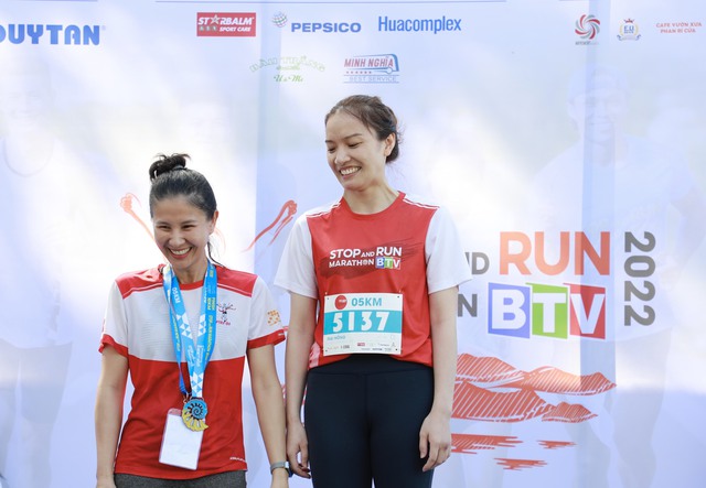Gần 1000 VĐV tham gia giải Marathon Bình Thuận BTV năm 2022 - Ảnh 9.