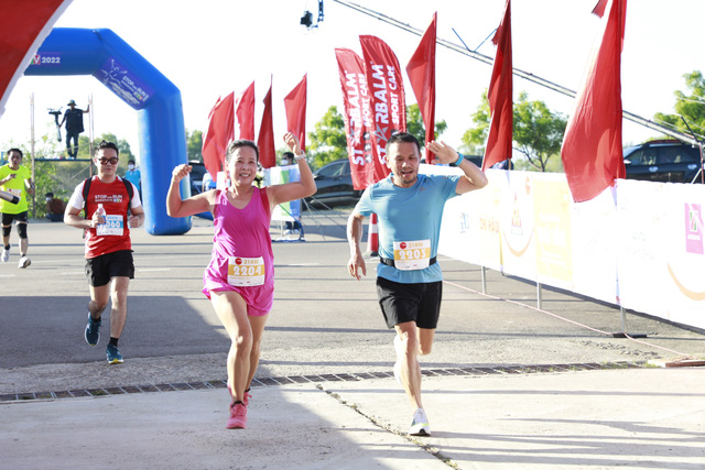 Gần 1000 VĐV tham gia giải Marathon Bình Thuận BTV năm 2022 - Ảnh 5.
