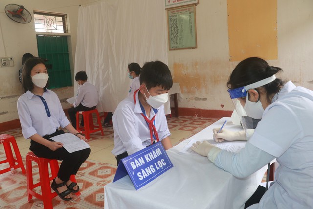 Nam Định đảm bảo an toàn tiêm vaccine phòng COVID-19 cho trẻ từ 5-11 tuổi - Ảnh 8.