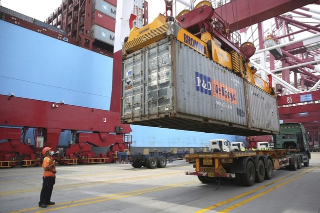 Import and export increased by nearly 15%, had a trade surplus of 809 million USD in the first quarter - Photo 1.