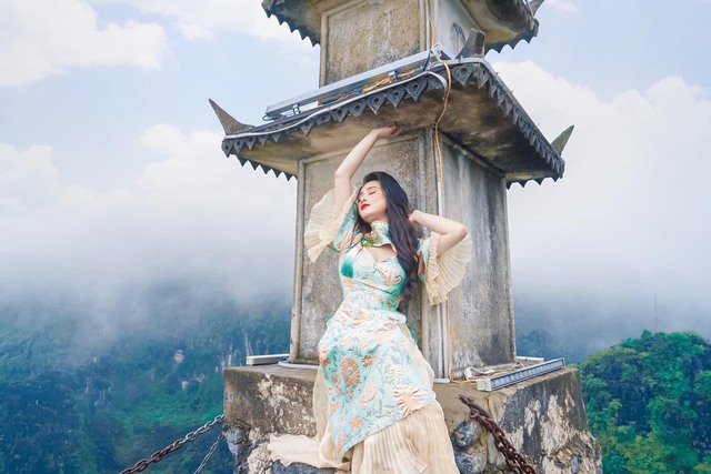 Nghỉ lễ 10/3, về Hang Múa, Tam Cốc ngắm lúa xanh đẹp nhất năm ở Ninh Bình - Ảnh 2.