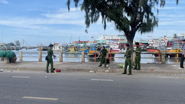 Tài xế lái xe Mercedes truy sát, tông chết người ở Bình Thuận - Ảnh 1.