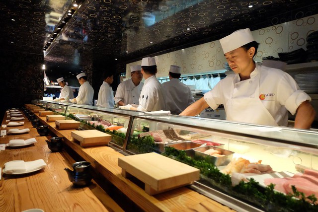 Nhà hàng Nhật Bản trước áp lực tăng giá - Ảnh 1.