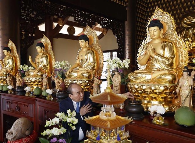 Chủ tịch nước: Phật giáo có vai trò rất quan trọng trong việc hộ quốc, an dân - Ảnh 1.