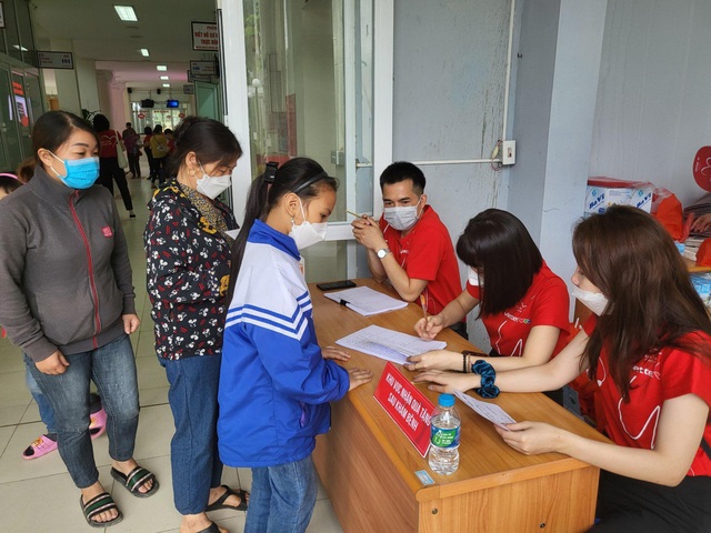 Hơn 1.000 trẻ em được khám sàng lọc tim bẩm sinh tại tỉnh Hoà Bình - Ảnh 4.