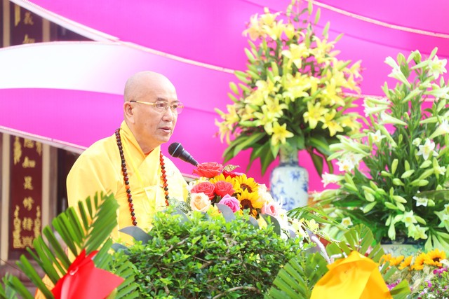 Người dân hân hoan chào mừng Đại lễ  Phật đản - Ảnh 1.