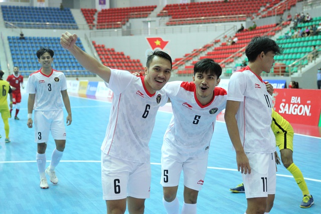 Đánh bại Malaysia, ĐT futsal Indonesia dẫn đầu BXH môn futsal nam SEA Games 31 - Ảnh 1.