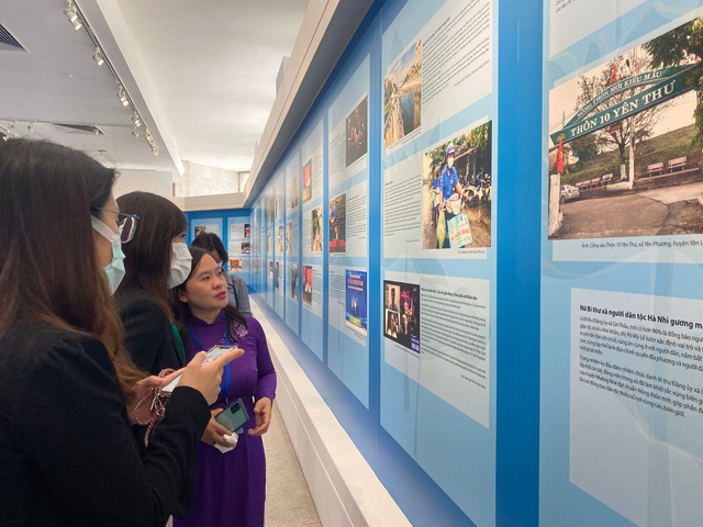 Khai mạc triển lãm chuyên đề đặc biệt kỷ niệm 132 năm ngày sinh Chủ tịch Hồ Chí Minh - Ảnh 12.