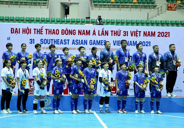 Thua đáng tiếc Thái Lan, đội tuyển futsal nữ Việt Nam giành huy chương Bạc - Ảnh 9.