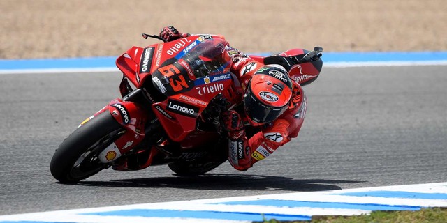 Francesco Bagnaia finished first in the MotoGP stage in Spain - Photo 1.