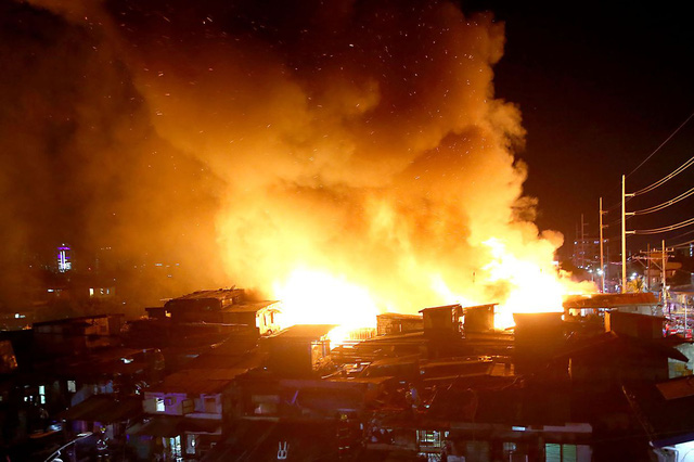 Cháy lớn ở Manila (Philippines) khiến ít nhất 8 người thiệt mạng - Ảnh 1.