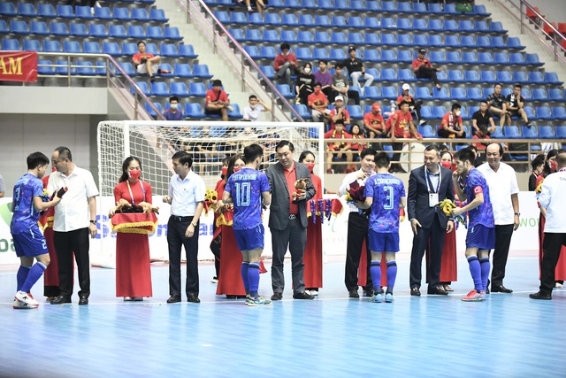 Vietnam futsal team won bronze medal at SEA Games 31 - Photo 5.