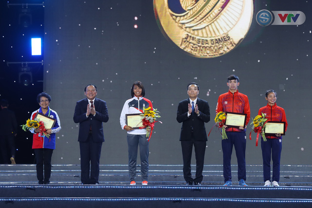 Nguyễn Huy Hoàng và Nguyễn Thị Oanh được vinh danh tại lễ bế mạc SEA Games 31 - Ảnh 1.