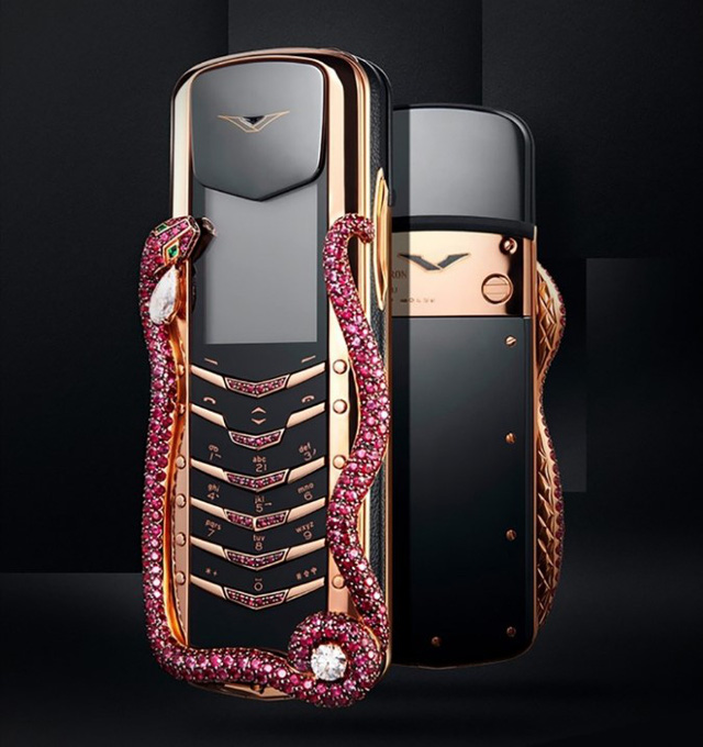 Admire the 10 most expensive smartphone models in the world - Photo 10.