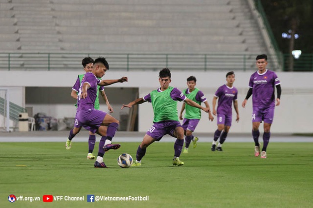 ĐT U23 Việt Nam bước vào buổi tập đầu tiên trong đợt tập huấn tại UAE - Ảnh 4.