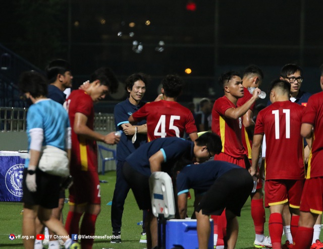 Coach Gong Oh-kyun praised the efforts of the students after the practice match with U23 UAE - Photo 4.