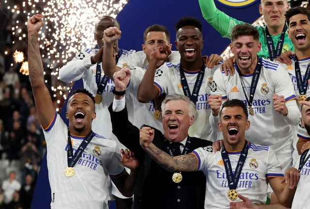 ẢNH: Real Madrid ăn mừng chức vô địch UEFA Champions League lần thứ 14 - Ảnh 2.