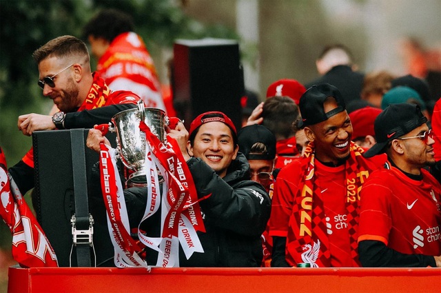 Bỏ lỡ cúp Champions League, Liverpool vẫn được chào đón như những người hùng - Ảnh 6.