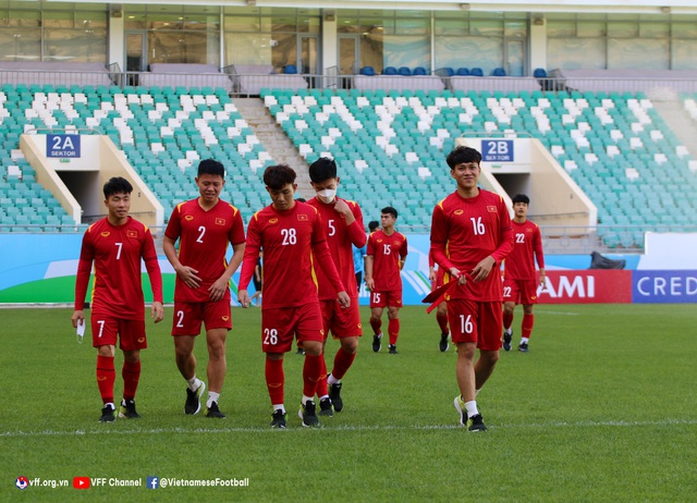 U23 Vietnam team forge the French for the opening match at the 2022 AFC U23 Championship - Photo 1.