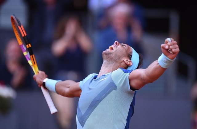 Rafael Nadal giành quyền vào tứ kết Madrid mở rộng - Ảnh 1.