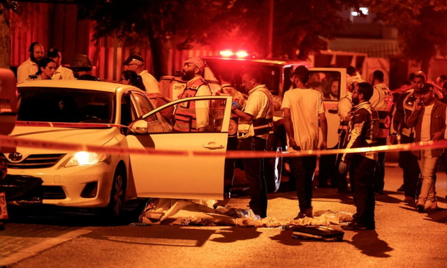 Knife attack in central Israel leaves at least 3 dead - Photo 1.