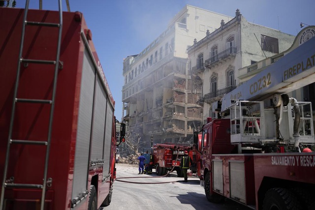 Vụ nổ khách sạn ở thủ đô Cuba: Số người tử vong tăng lên 26 - Ảnh 11.