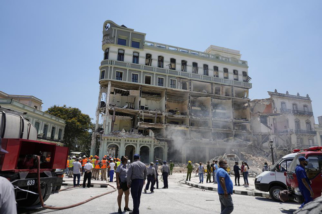 Vụ nổ khách sạn ở thủ đô Cuba: Số người tử vong tăng lên 26 - Ảnh 14.