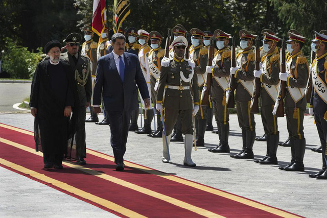 Iran và Venezuela ký thỏa thuận hợp tác kéo dài 20 năm - Ảnh 1.