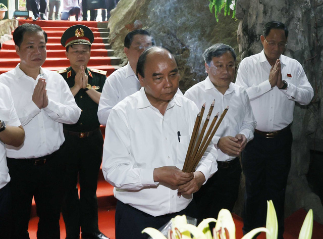 Chủ tịch nước Nguyễn Xuân Phúc thăm đồng bào dân tộc ít người - Ảnh 3.