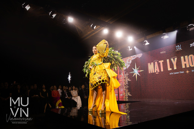 Cận cảnh trang phục dân tộc đoạt giải Nhất tại Hoa hậu Hoàn vũ Việt Nam 2022 - Ảnh 14.