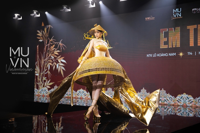 Cận cảnh trang phục dân tộc đoạt giải Nhất tại Hoa hậu Hoàn vũ Việt Nam 2022 - Ảnh 18.