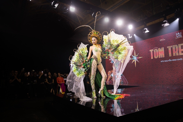 Cận cảnh trang phục dân tộc đoạt giải Nhất tại Hoa hậu Hoàn vũ Việt Nam 2022 - Ảnh 11.