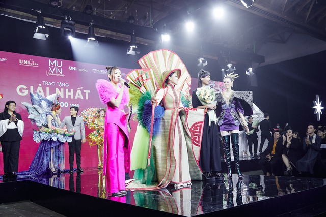 Cận cảnh trang phục dân tộc đoạt giải Nhất tại Hoa hậu Hoàn vũ Việt Nam 2022 - Ảnh 4.