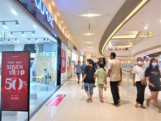 TP Hồ Chí Minh mở đợt khuyến mại lớn kích cầu mua sắm giữa năm - Ảnh 1.