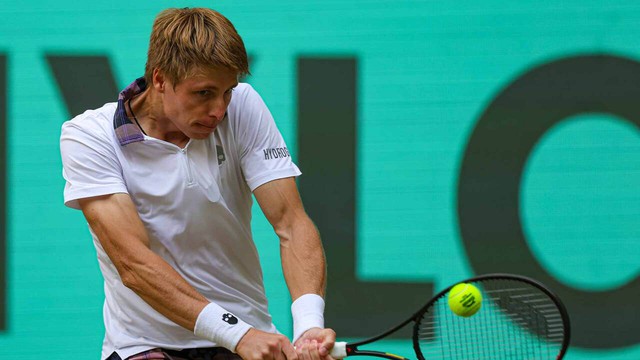 Daniil Medvedev vào tứ kết giải quần vợt Halle mở rộng 2022 - Ảnh 1.