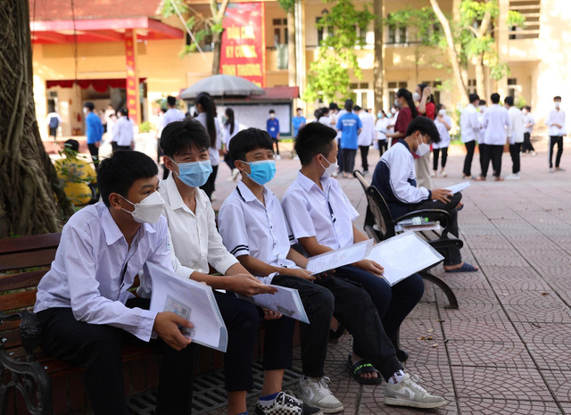 Hà Nội bắt đầu thi môn đầu tiên tại kỳ thi vào lớp 10 THPT năm học 2022-2023 - Ảnh 5.