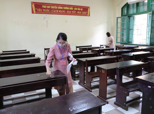 Hà Nội bắt đầu thi môn đầu tiên tại kỳ thi vào lớp 10 THPT năm học 2022-2023 - Ảnh 13.