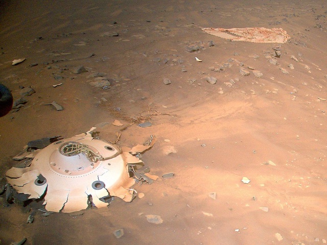 NASA chia sẻ hình ảnh cho thấy con người đang “xả rác” trên sao Hỏa - Ảnh 2.