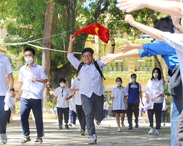 Thủ khoa thi vào lớp 10 công lập Hà Nội giành 2 điểm 10 tuyệt đối - Ảnh 1.