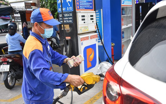 Giá xăng dầu giảm tác động tích cực tới nền kinh tế - Ảnh 1.