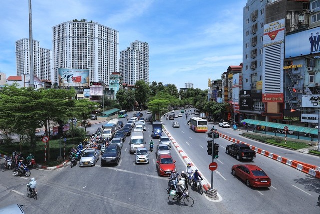 Hà Nội điều chỉnh phân luồng giao thông tại quận Thanh Xuân và Cầu Giấy - Ảnh 1.
